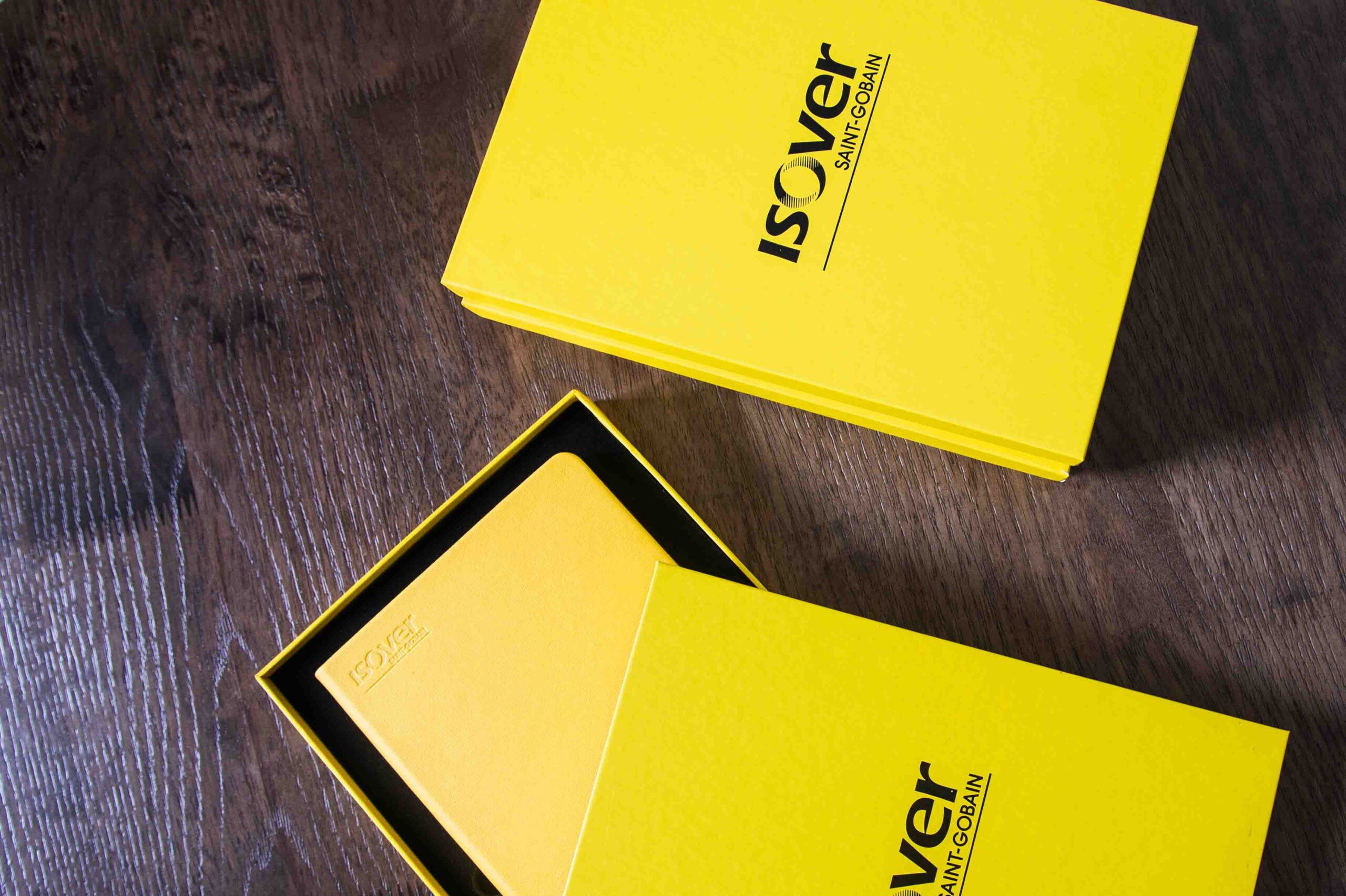 hộp đựng sổ bìa da - hộp quà doanh nghiệp