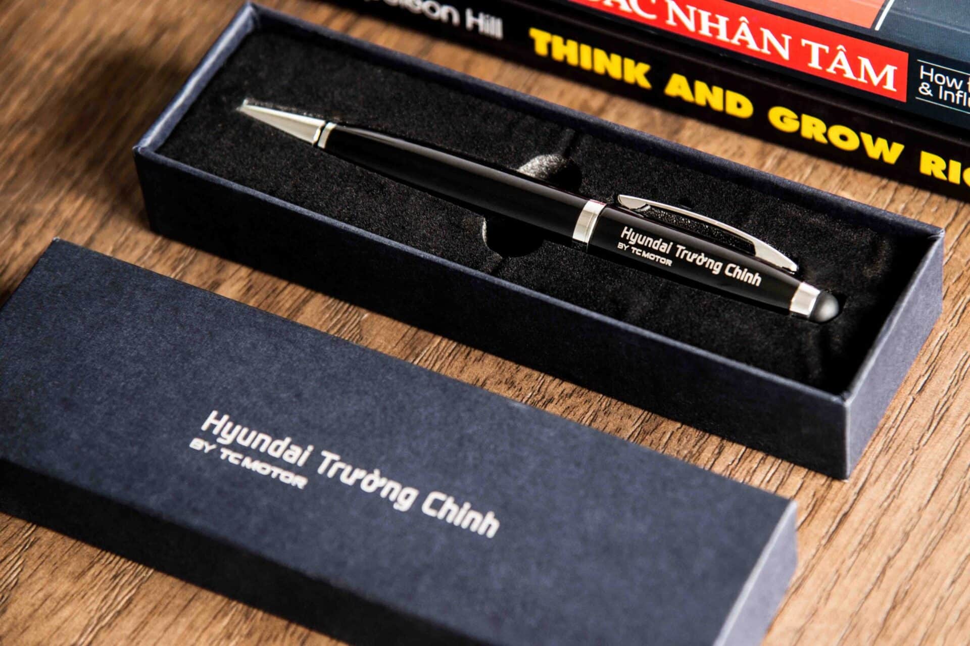 Quà tặng USB bút 3in1 khắc laser logo công ty - quà công nghệ cho nam