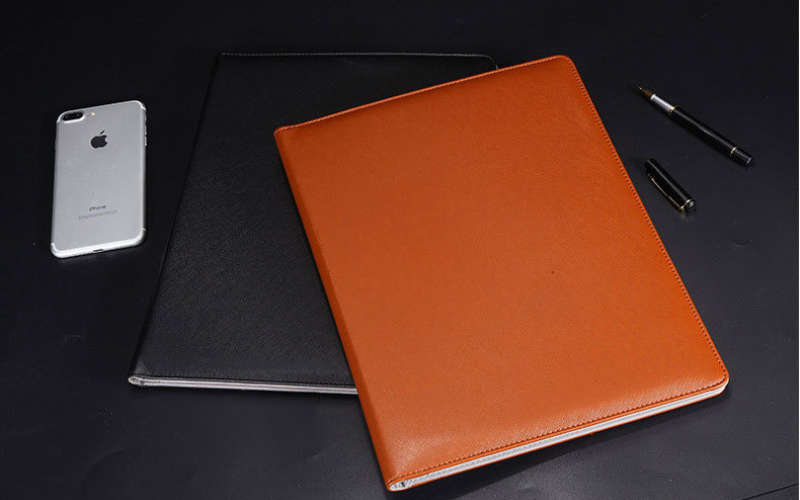 In logo bìa kẹp hồ sơ - Quà tặng sự kiện tinh tế