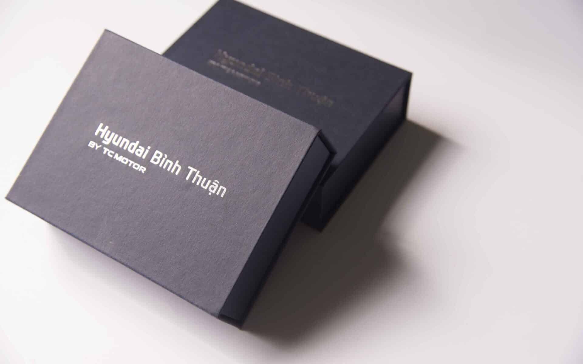 hop-giay-my-thuat-ep-kim