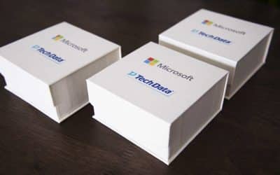 hộp giấy in uv logo