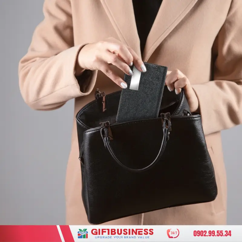 hôppj đựng danh thiếp in logo làm quà tặng