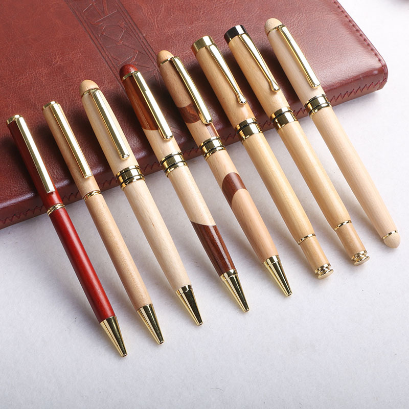 Bút bi gỗ với nhiều loại, kiểu dáng khác nhau