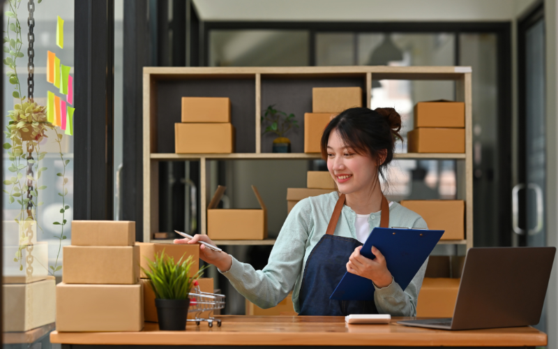 Quy trình đặt mua – thiết kế – cá nhân hóa quà tặng 20/10 tại Gift Business