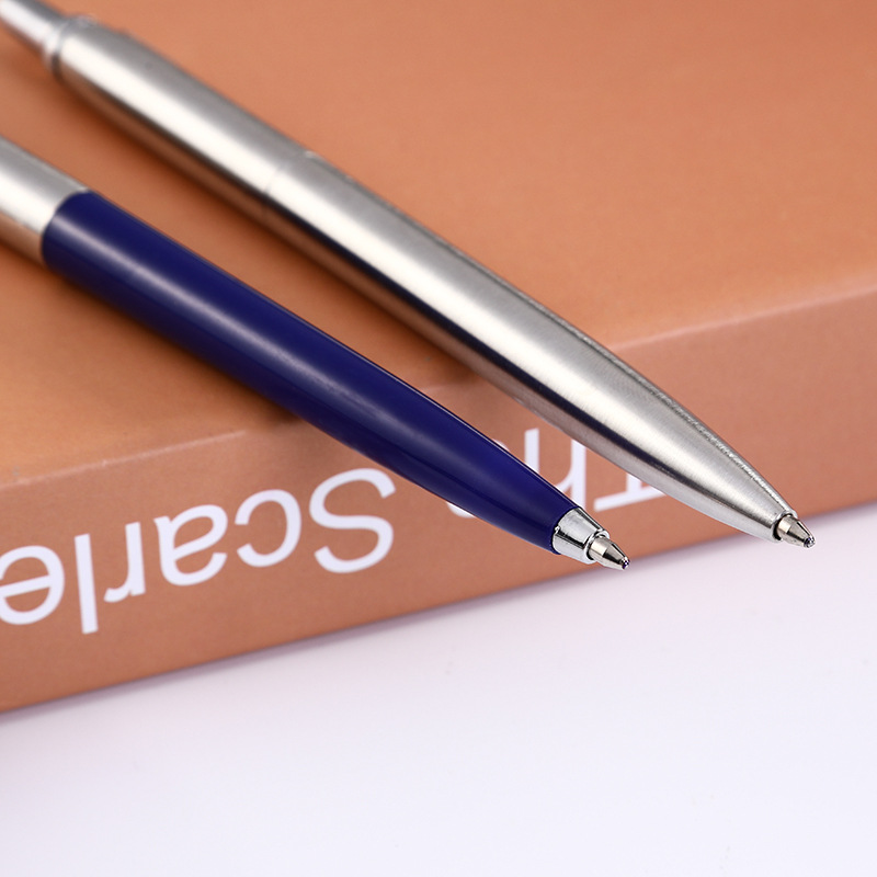 Ngòi viết: 0.5mm – cho nét chữ thanh mảnh, sắc nét