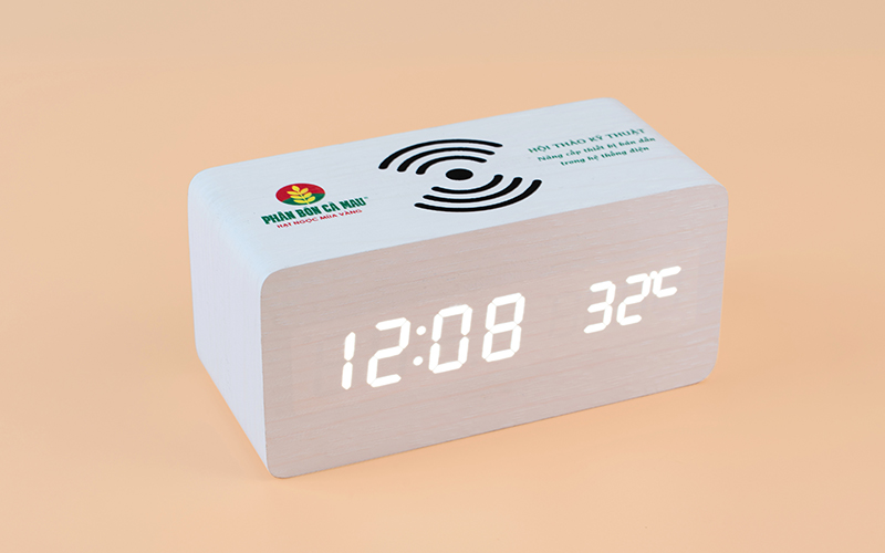 đồng hồ có sạc không dây cho điện thoại