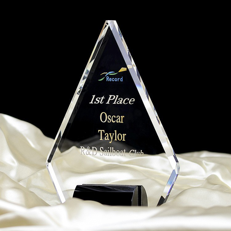 kỷ niệm chương pha lê