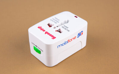 quà tặng adapter du lịch