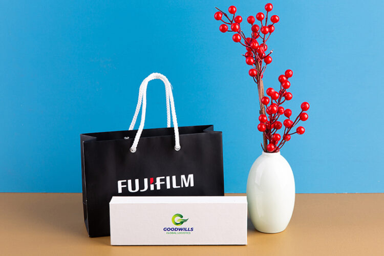 quà tặng hộp giấy mỹ thuật