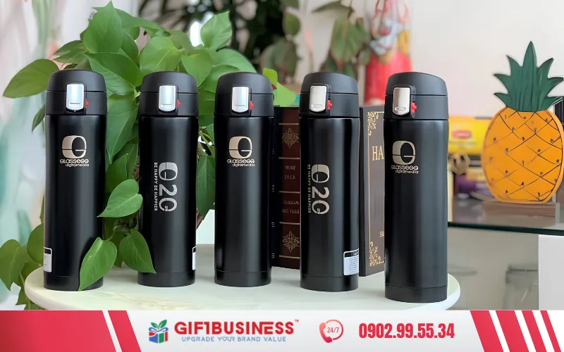 khắc logo - khắc tên lên bình giữ nhiệt