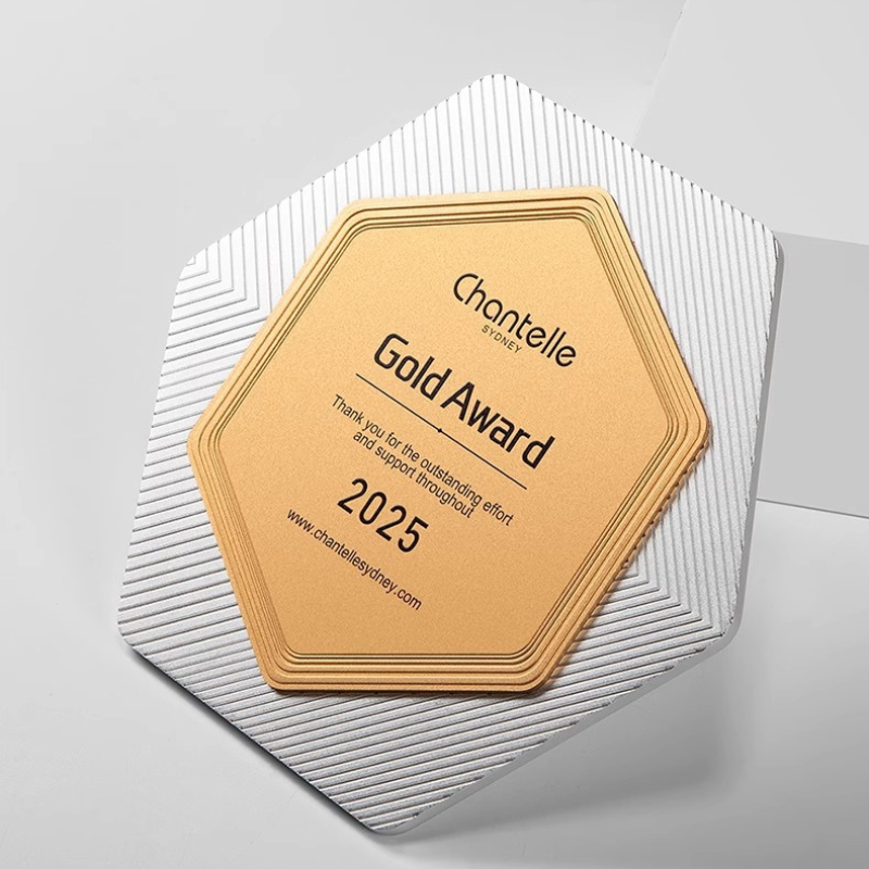 bảng vinh danh kim loại