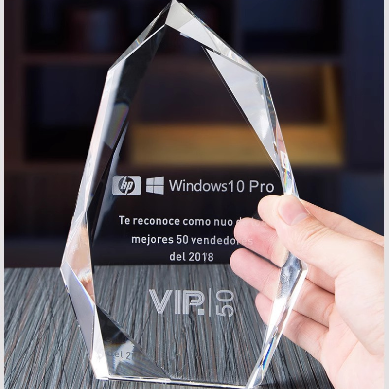 cúp pha lê gb34 quà tặng