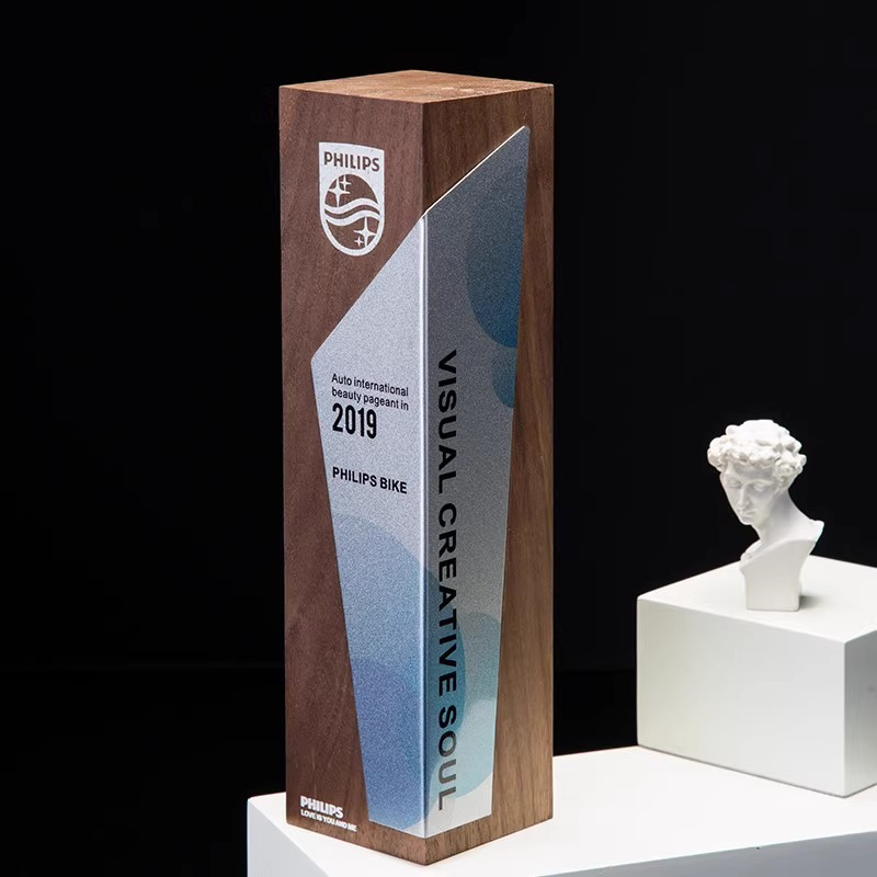 khắc chữ kỷ niệm chương gb33