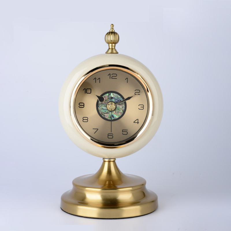 đồng hồ thiết kế phong cách châu âu