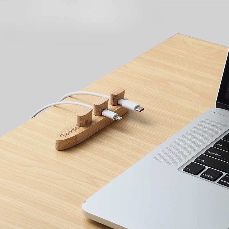 in logo móc giữ dây sạc