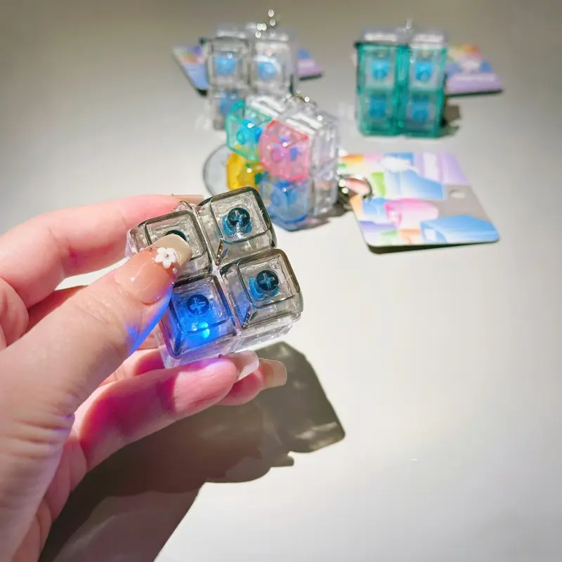 in logo lên móc khóa keycap 4 phím
