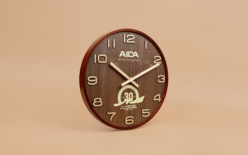 đồng hồ gỗ in logo công ty