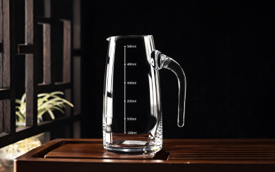 Quà tặng khách hàng bình rót thuỷ tinh pha lê BAER