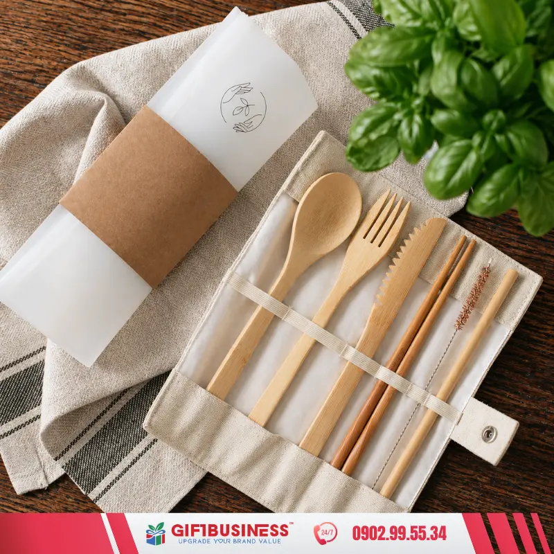 bộ dụng cụ ăn uống quà tặng xanh