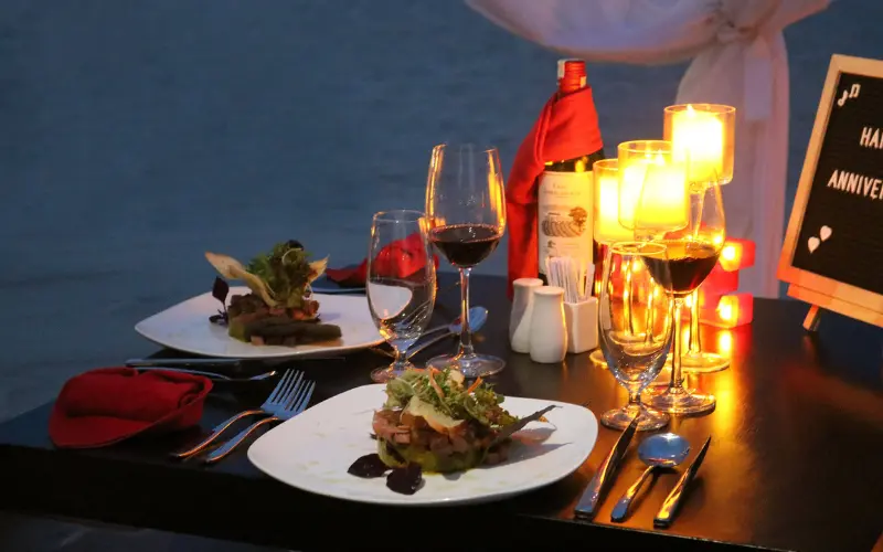 đi cưới tặng quà gì