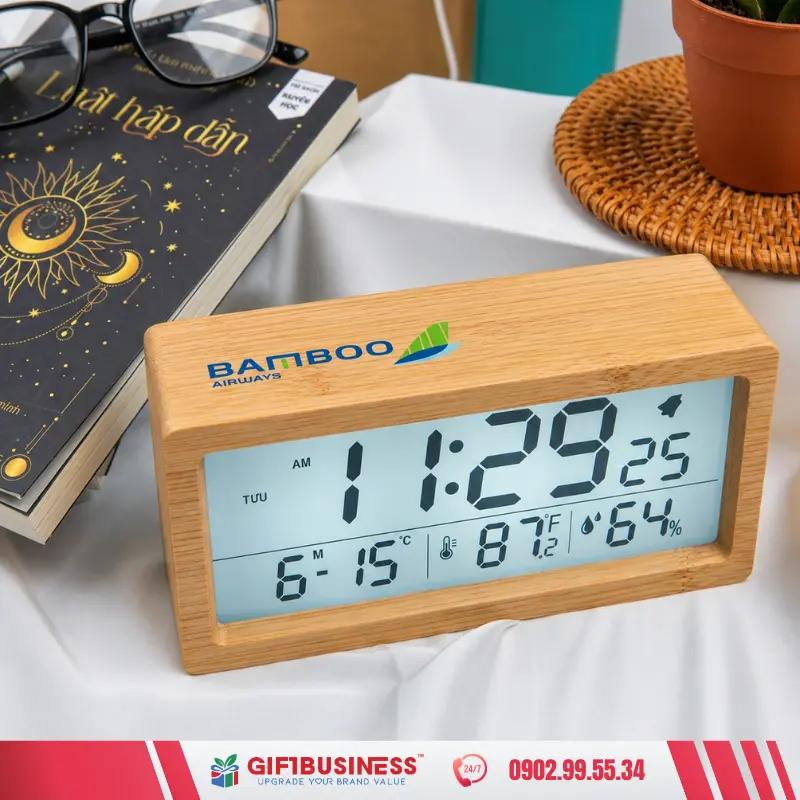 đồng hồ gỗ để bàn cảm biến