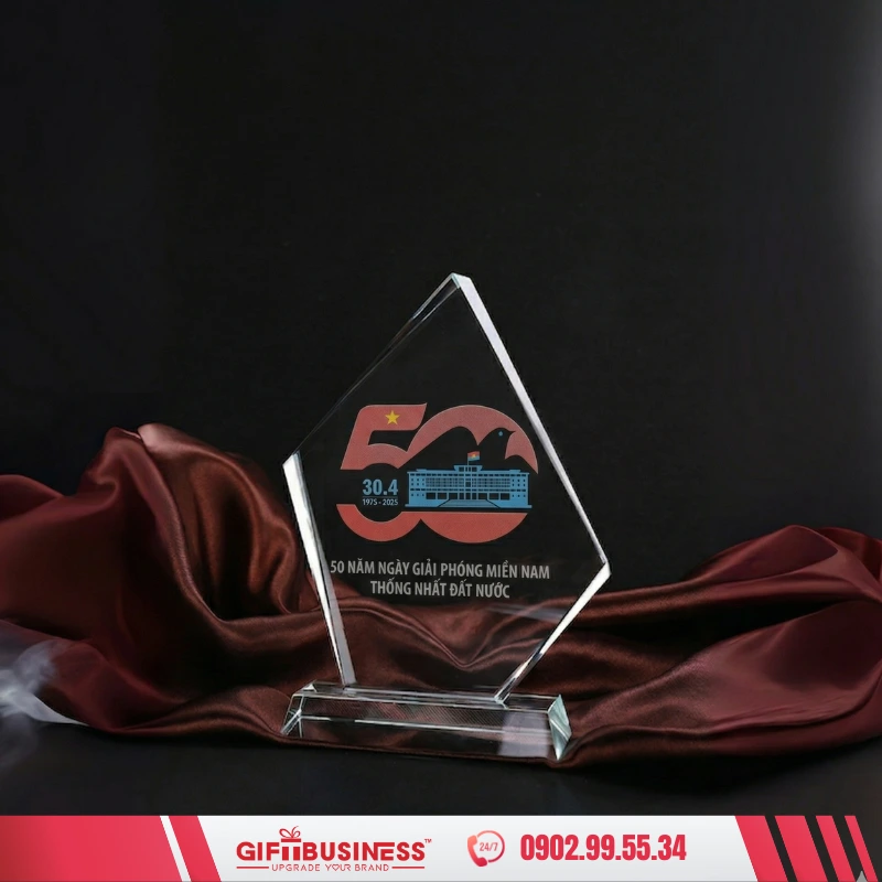 kỷ niệm chương