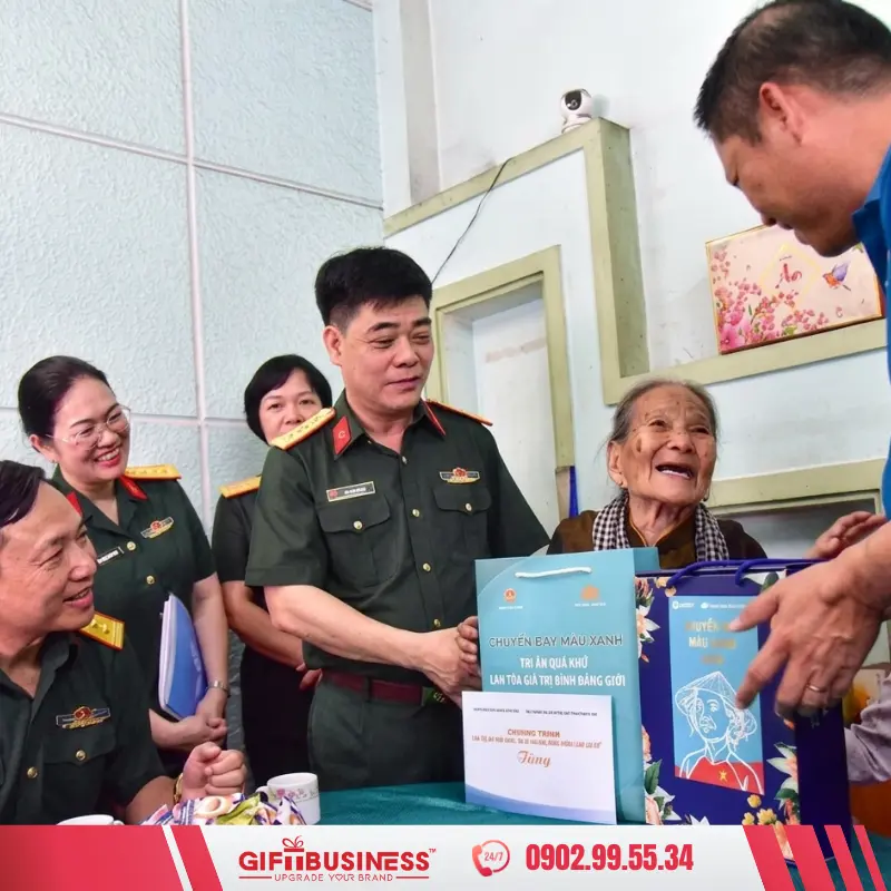 quà tặng người có công với cách mạng